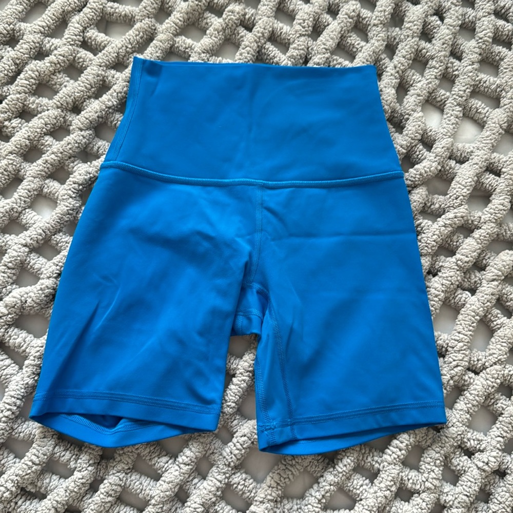 lululemon poolside blue biker shorts , size 2 6 inch.